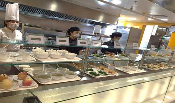 食堂承包：员工小食堂，企业大关怀
